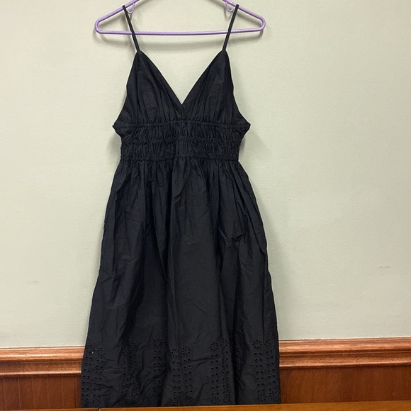 J Crew NWT V-neck smocked-waist dress in cotton poplin
Item BR450 - Picture 2 of 6